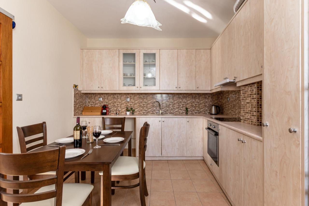 Nick & Debbie'S Two-Storey Apartment Mélanes エクステリア 写真