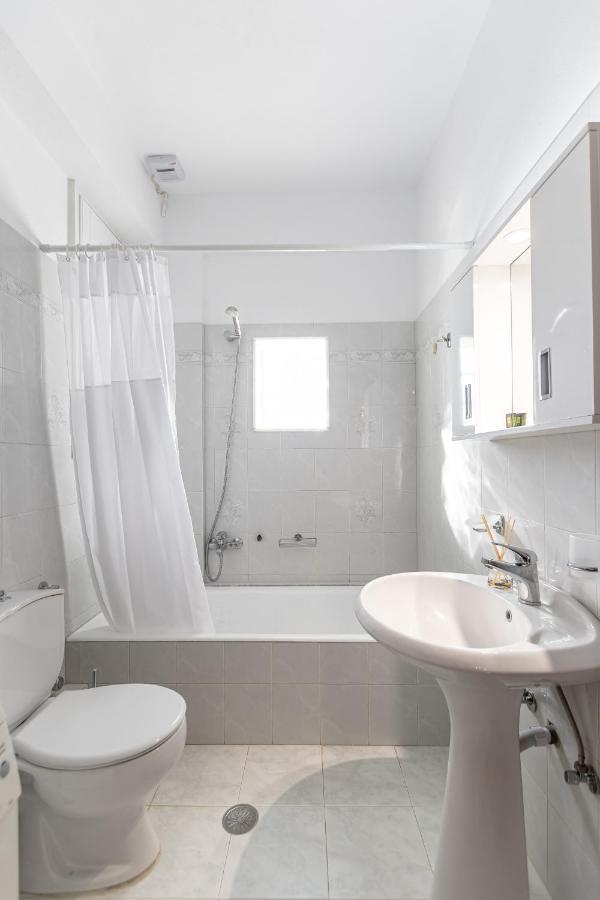 Nick & Debbie'S Two-Storey Apartment Mélanes エクステリア 写真